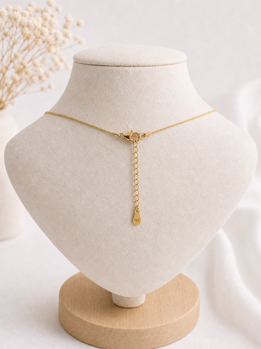White Flower Pendant Necklace
