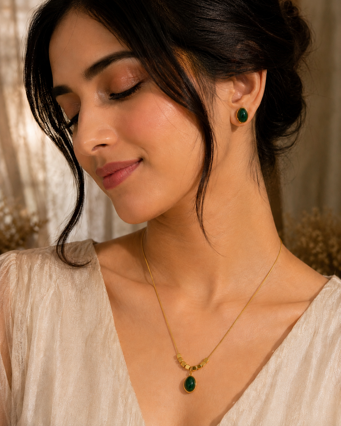 Emerald Elegance Necklace & Stud Earrings Set
